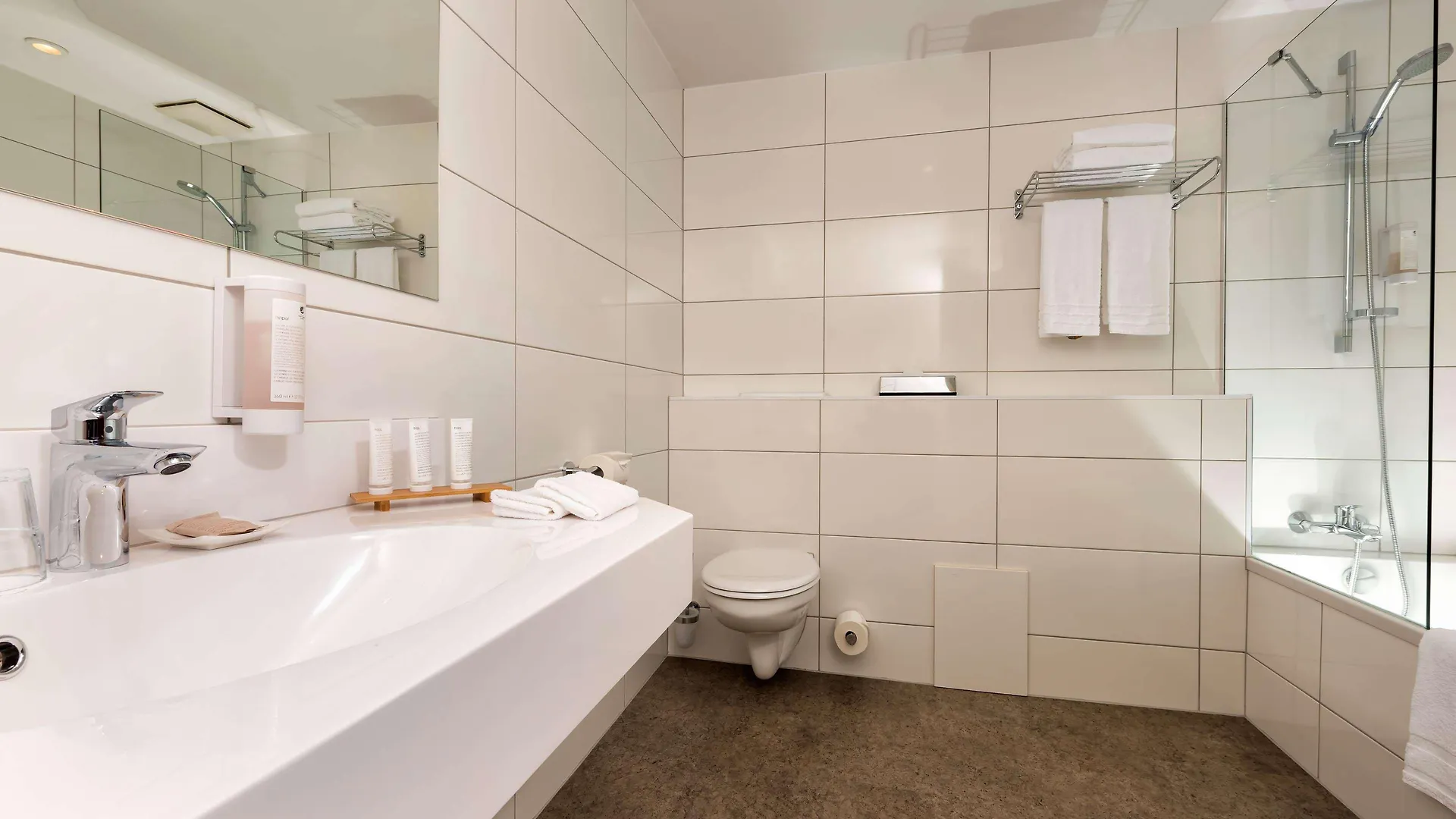 מלון Wyndham Koeln  קלן